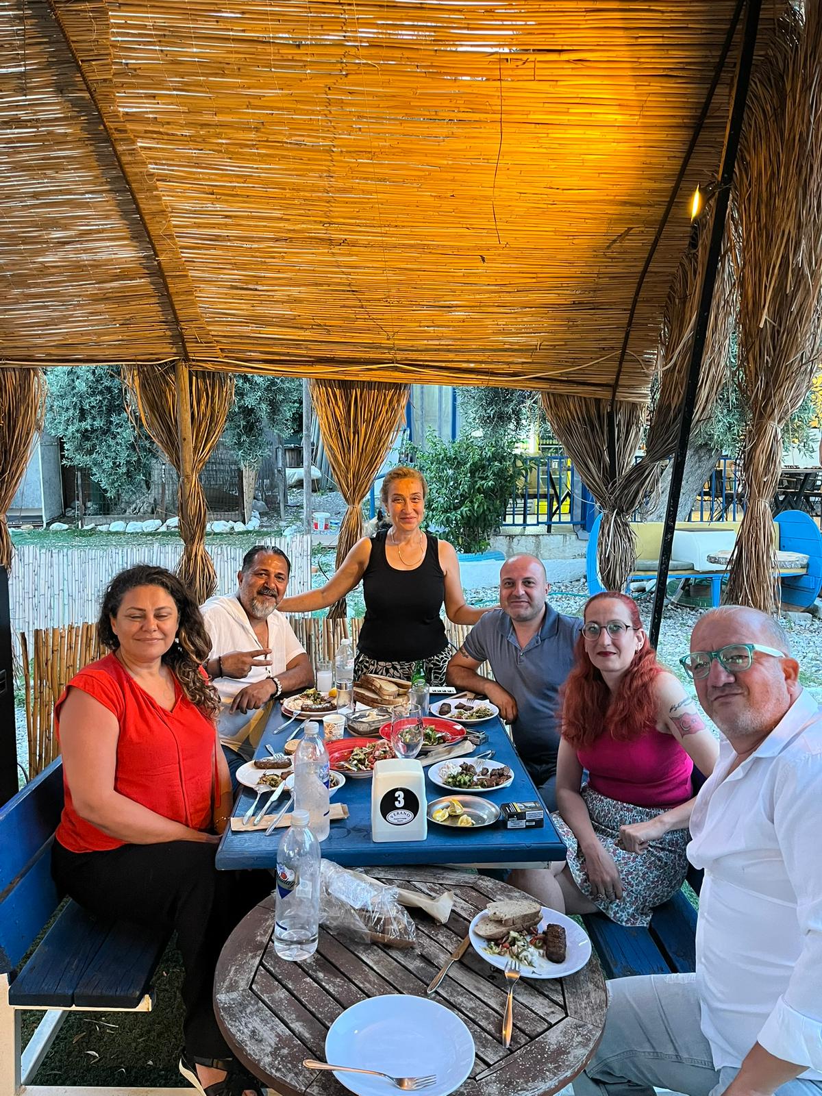 Deniz Kenarı Yemek